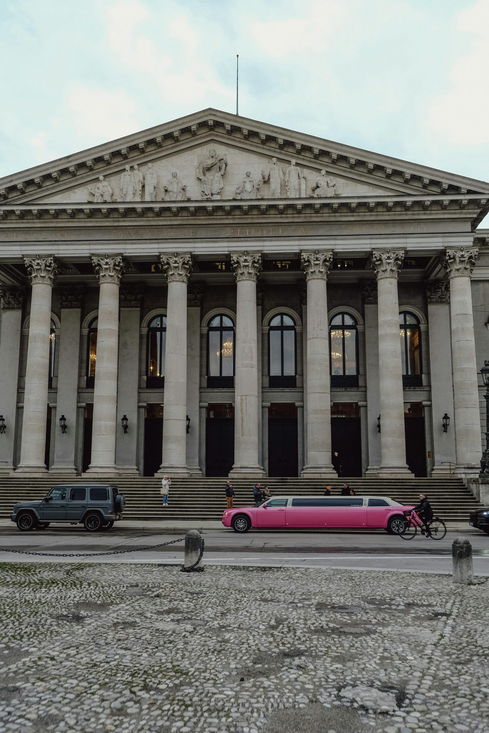 Affordable Miami Limousine Service for Airport & Events | VIP Miami Limo Service